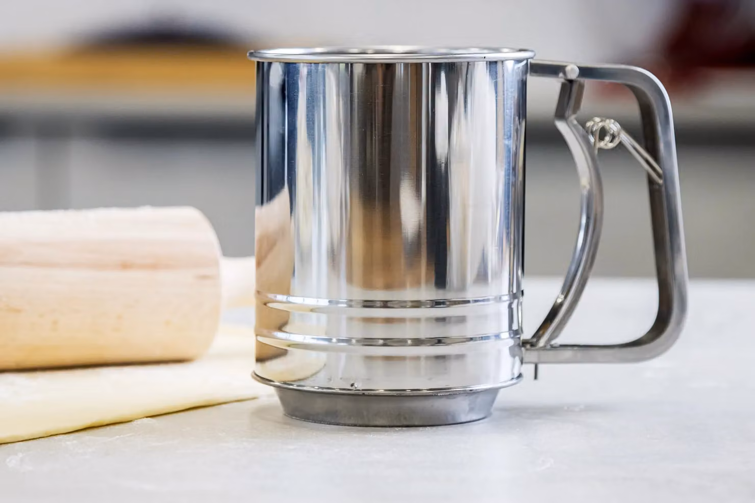 KitchenCraft Stainless Steel Trigger Action Flour Sifter in Silver – 3