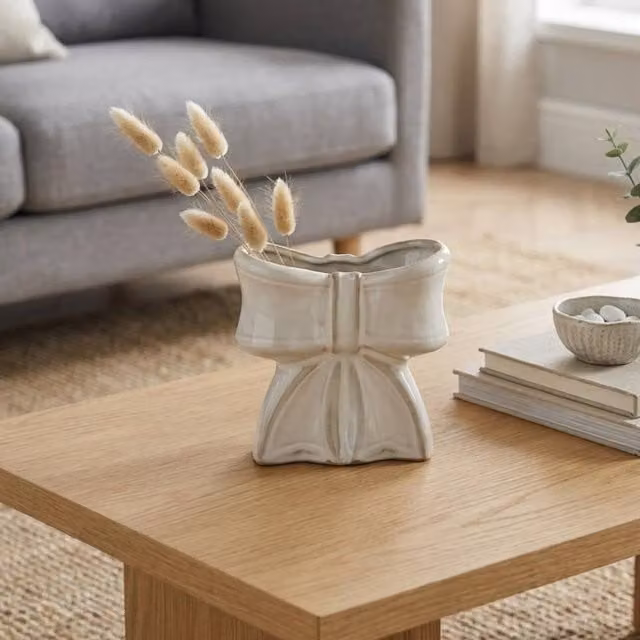 Garden Greatness Maison Off-White Statement Bow Ceramic Vase, W/D/H: 12.5 x 12.5 x 12.5 cm