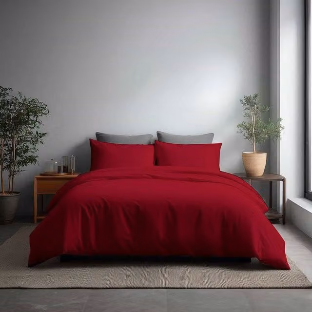 Snug City Red Microfibre Soft Touch Duvet Cover and Pillowcase Set, King Size (180 x 200 cm)