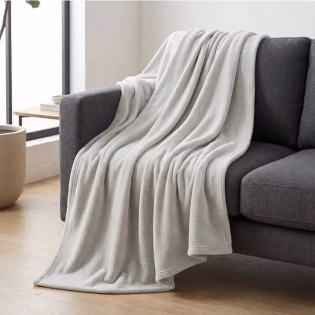 Garden Greatness Light Grey Microfibre Warm Snuggle Throw W/D: 180 x 140 cm
