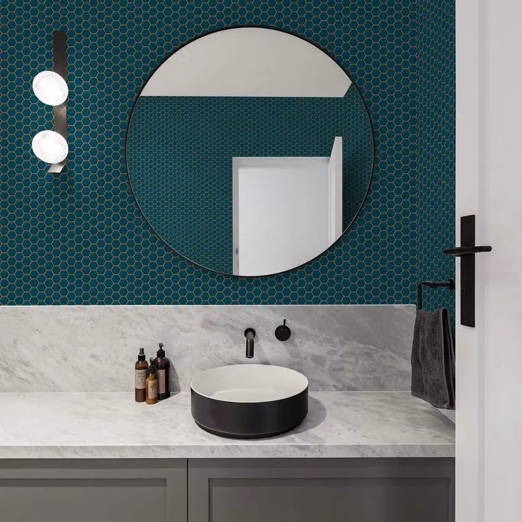 Contour Geometric Hexagon Lattice Wallpaper in Green and Petrol, W: 52 cm, L: 1000 cm – 2