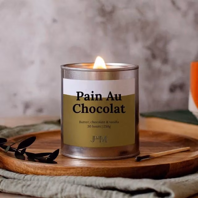 JAAM Pain Au Chocolat Crackle Wick Tabletop Candle in Silver