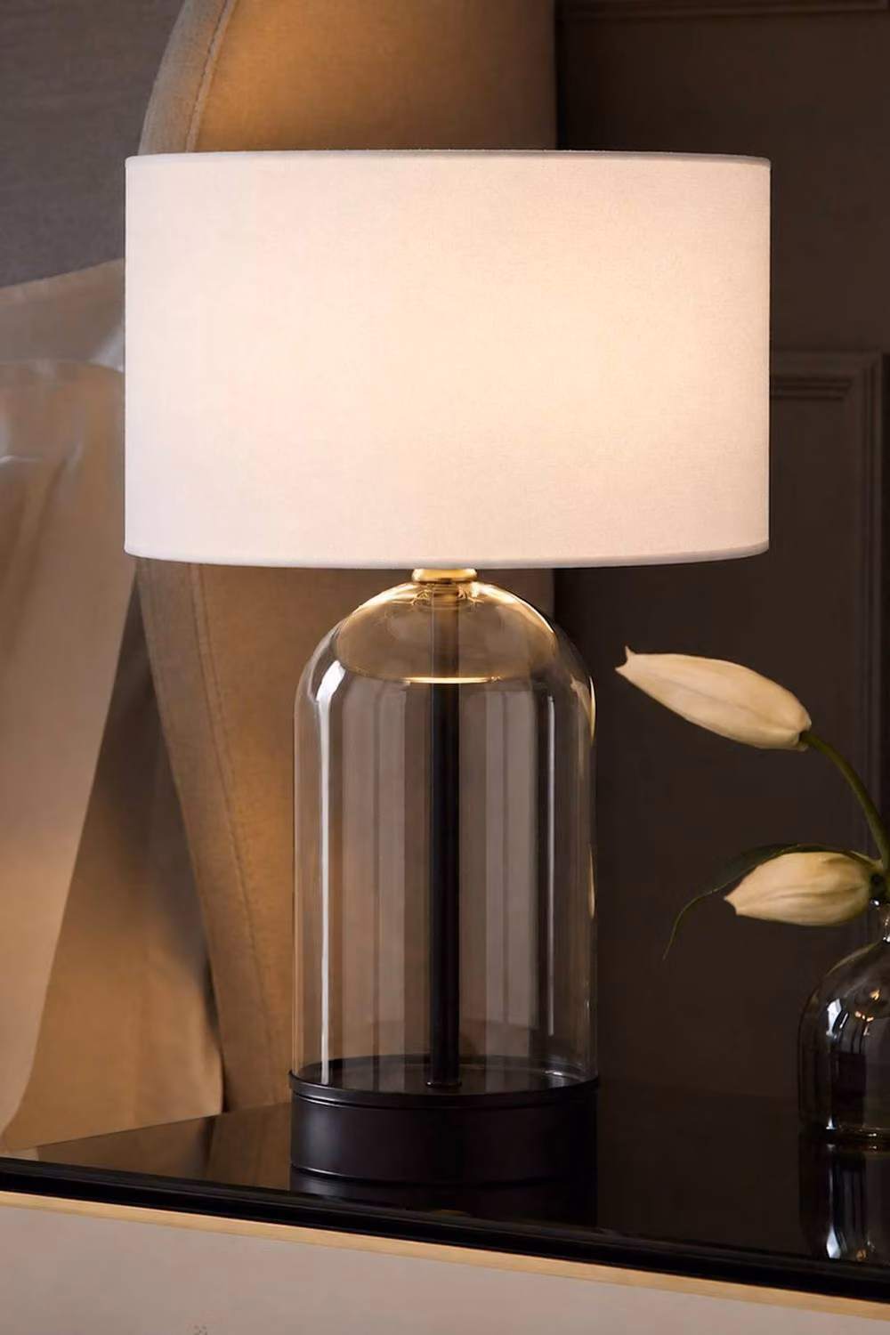 ValueLights Jessy Black Glass Table Lamp with White Fabric Drum Shade and Bulb – 2