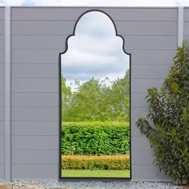 MirrorOutlet Arcus Crown Arch Leaner Outdoor Wall Garden Mirror in Black, Height: 200 cm