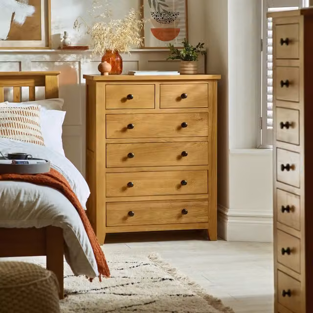 Julian Bowen Marlborough 6 Drawer Chest (4+2) in Oak – 3