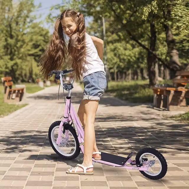 HOMCOM Teen Push Kick Scooter with Height Adjustable Handle and Solid Rubber Wheels, Pink