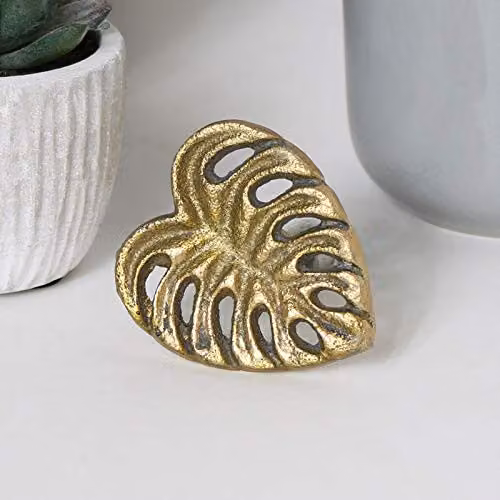 Melody Maison Gold Brass Monstera Leaf Drawer Knob, W: 5.2 cm, H: 6 cm
