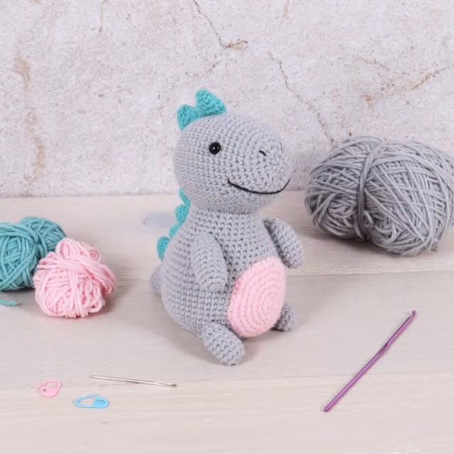 Trimits Amigurumi Crochet Kit in White and Grey for Adults, 13 cm