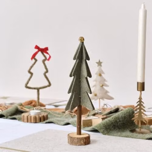 Melody Maison Green Felt Standing Christmas Tree Decoration - Height: 25 cm – 1