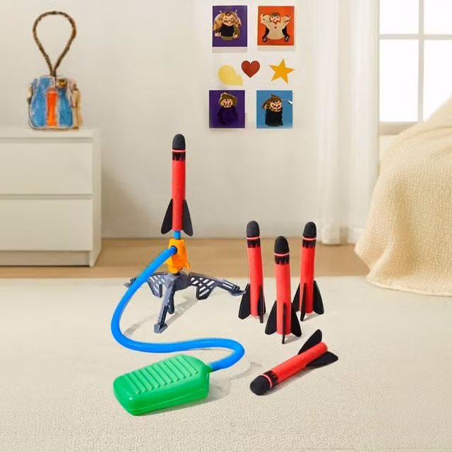 Livingandhome Multicolour Motorised Toy Set