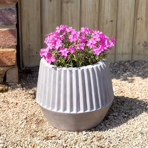 Primrose Textured Concrete Deep Ribbed Round Planter in Grey, Diameter: 25 cm, Height: 21 cm – 1