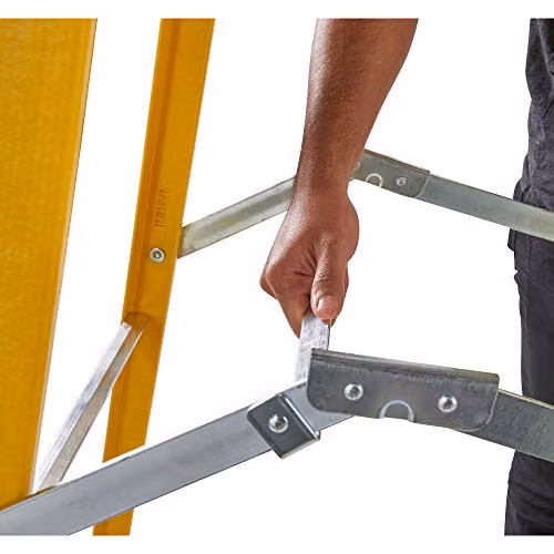 Werner 8-Tread Fibreglass Stepladder in Yellow – 4