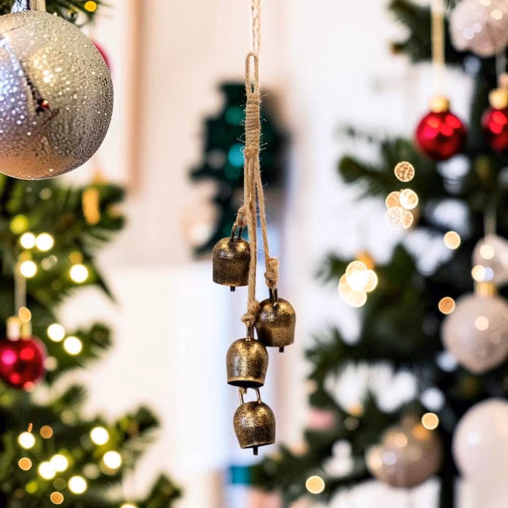 Four Candle Antique Gold Metal Cowbell Hanging Christmas Garland – 2