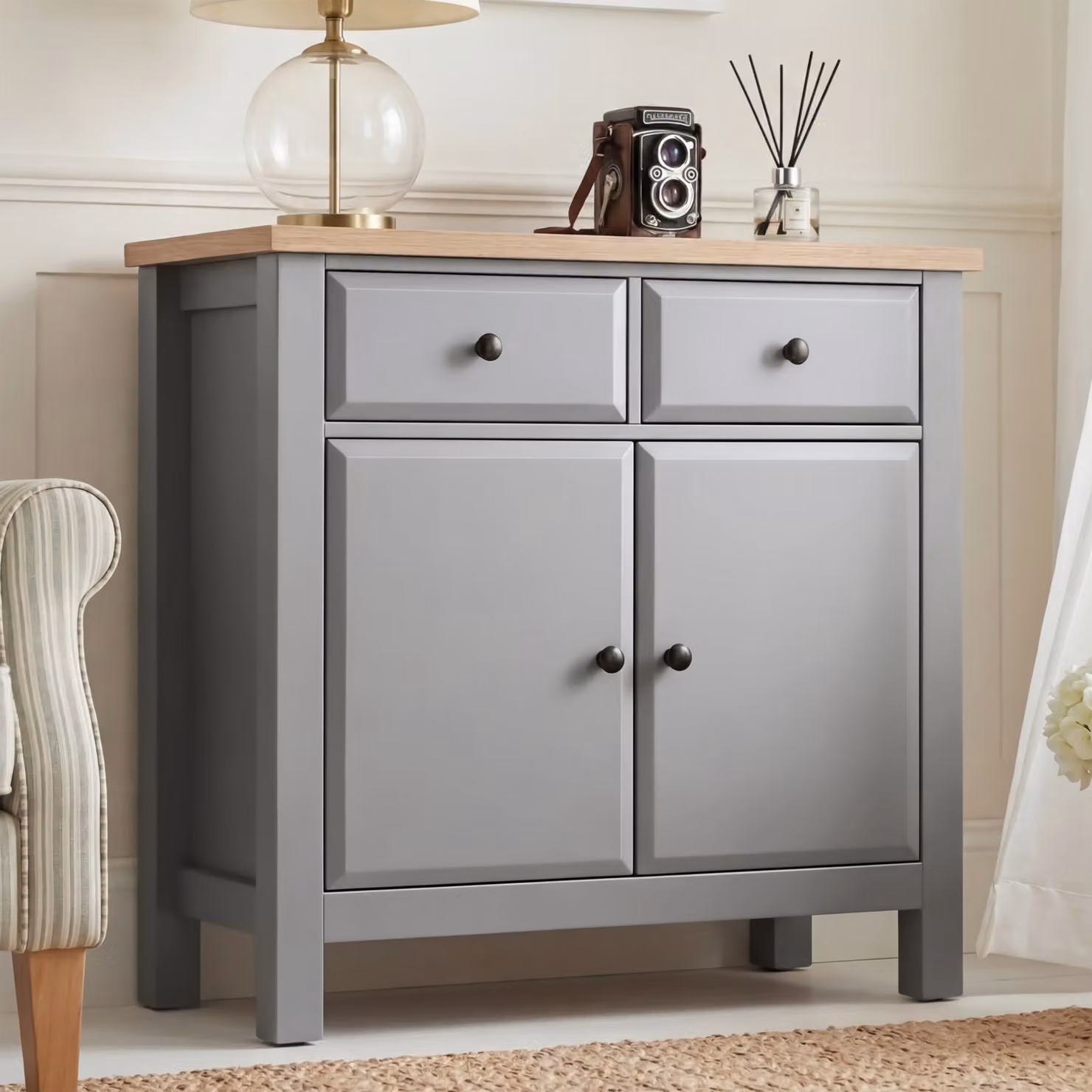 DHS Grey and Black Classic Sideboard with Oak Top and Metal Accents, W/D/H: 81.0 x 39.5 x 80.0 cm