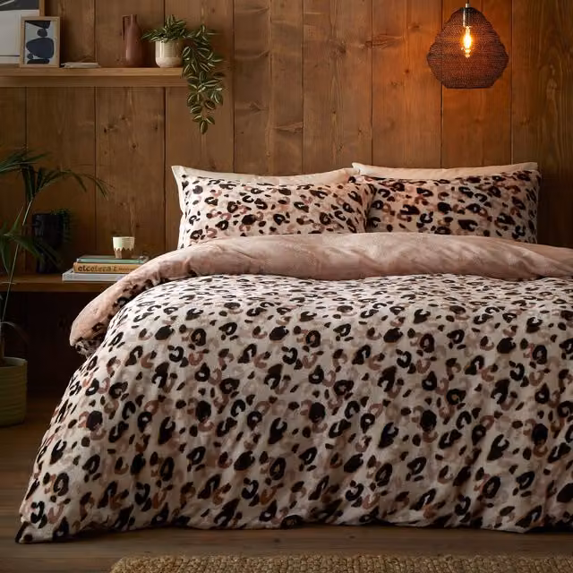 Fusion Cosy Leopard Reversible Flannel Fleece and Sherpa Duvet Cover Set, Beige and Multicolour, W: 140 cm, H: 200 cm