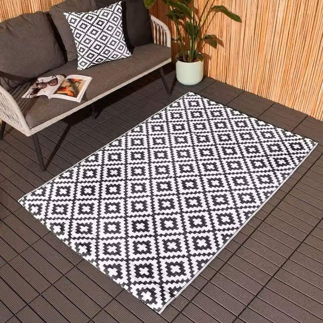Dreamscene Geometric Outdoor Rug in Black, Grey and White, W/D: 170 x 120 cm