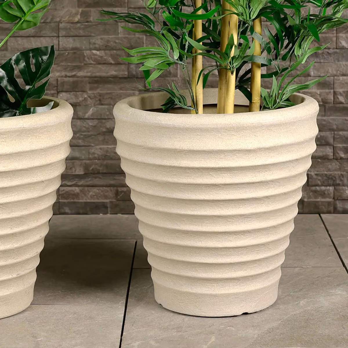 Charles Bentley Pair of Moroccan Round Stone Style Plastic Planters, Beige, W/D/H: 43 x 43 x 41 cm – 2