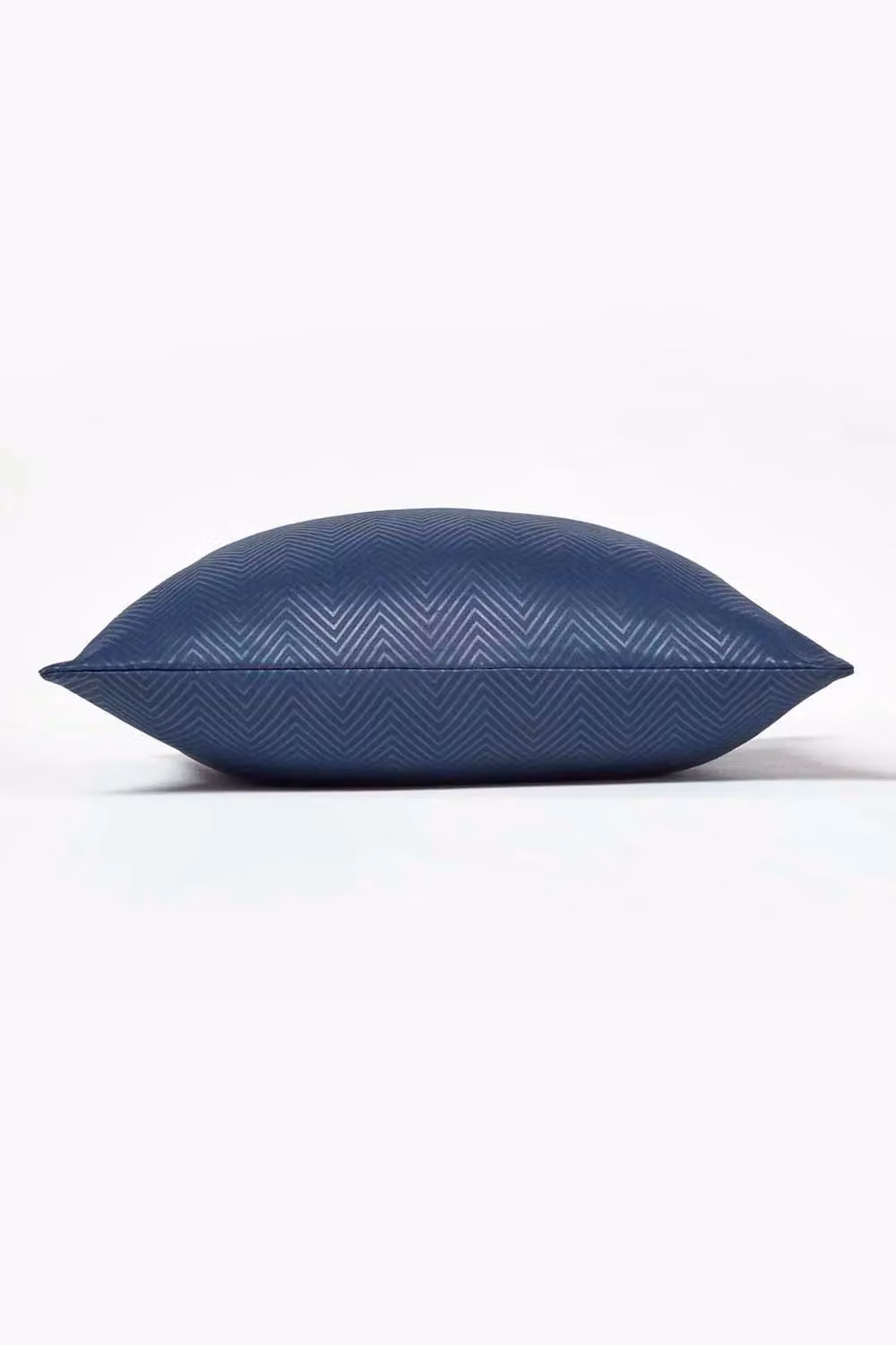 Homescapes Navy Blue Herringbone Cushion Cover, W/D/H: 45 x 45 x 45 cm – 3