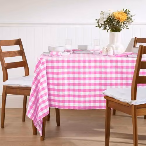 Homescapes Pink and White Gingham Cotton Rectangular Tablecloth, W: 137 cm, L: 178 cm – 2
