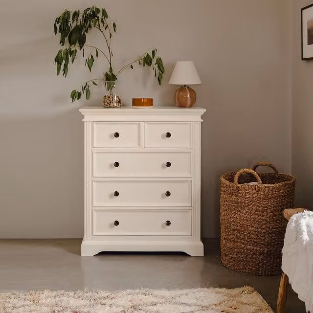 Gainsborough 2 over 3 Chest of Drawers in Vintage Cream with Antique Brass Handles, W/D/H: 105 x 42.5 x 90 cm