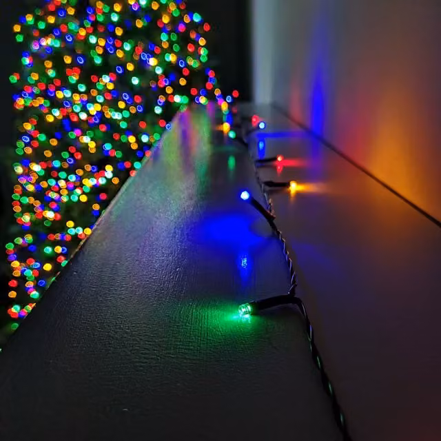Samuel Alexander Premier Decorations 400 LED Multicolour Christmas String Lights, 40m, Battery Operated with Timer, Indoor and Outdoor Use – 1