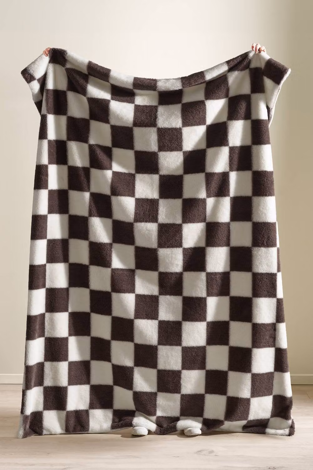 Catherine Lansfield Cosy Soft Checkerboard Fleece Blanket Throw in Brown, W/D/H: 130 x 170 cm – 2