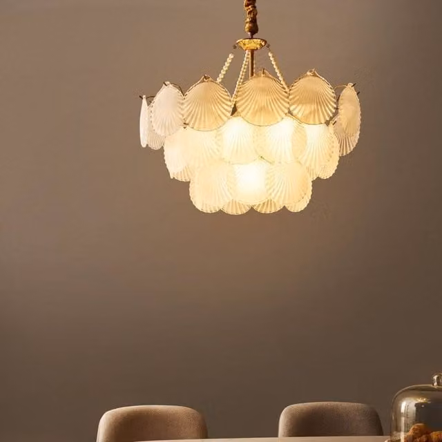 Wyld and Coco Glamour Suspended Chandelier in Bronze and Gold/Brass with Frosted Glass, Diameter: 56 cm