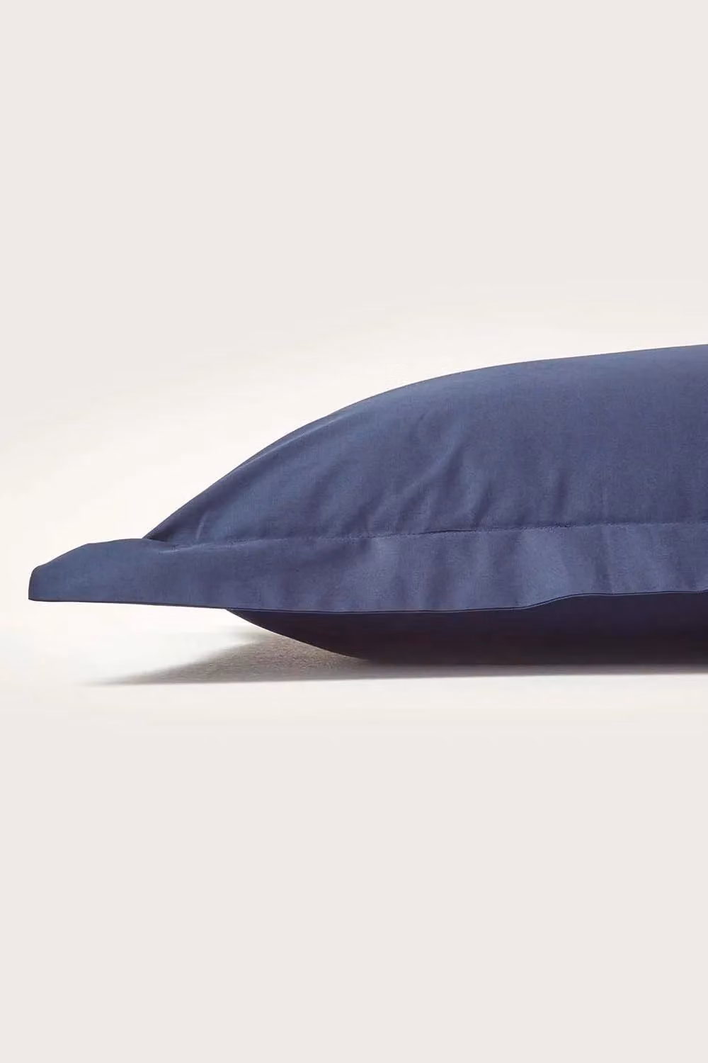 Homescapes Navy Blue Egyptian Cotton Oxford Pillowcase, 200 TC Percale, King Size – 2