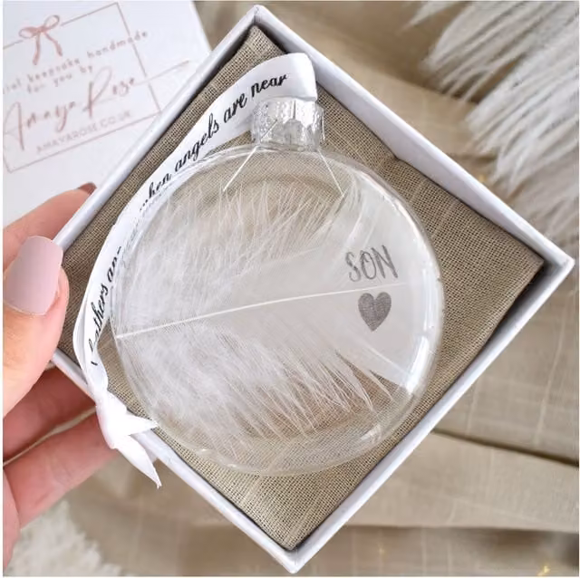 Amaya Rose Ltd In Memory of Son Round Glass Bauble with Feather Detail in Clear and White – 1