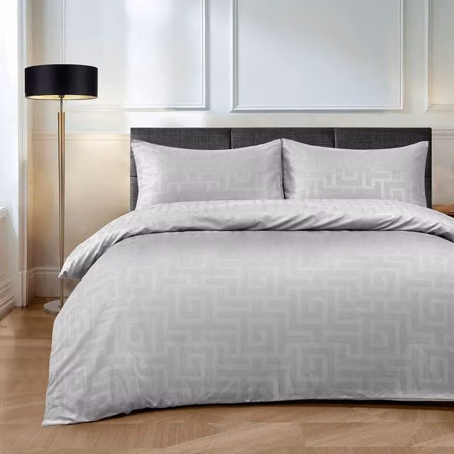 Velosso Elegant Embossed Pattern Duvet Cover and Pillowcase Set in Grey, W/D/H: 135 x 200 cm and 90 x 190 cm
