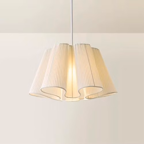 ValueLights Jemima Natural Pleated Scalloped Easy Fit Fabric Lamp Shade in White – 1