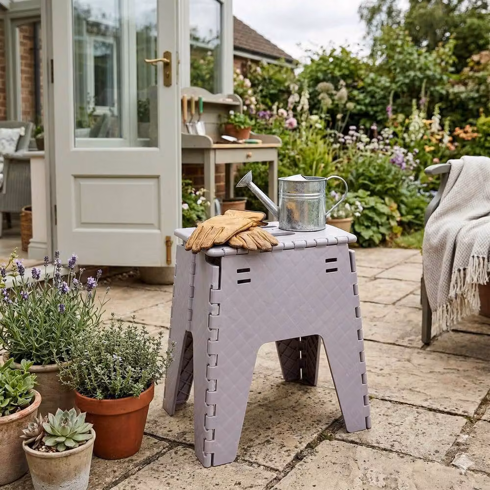 Dragodirect Folding Step Stool, Portable and Compact Grey Plastic Home Stool, W/D/H: 38.5 x 26.0 x 34.5 cm – 2