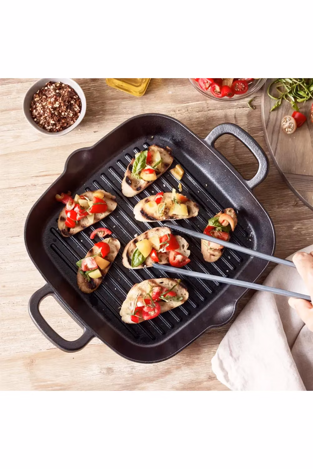 Living and Home Pre-Seasoned Cast Iron Grill Pan with Dual Handles and Pouring Spout, Black – 3