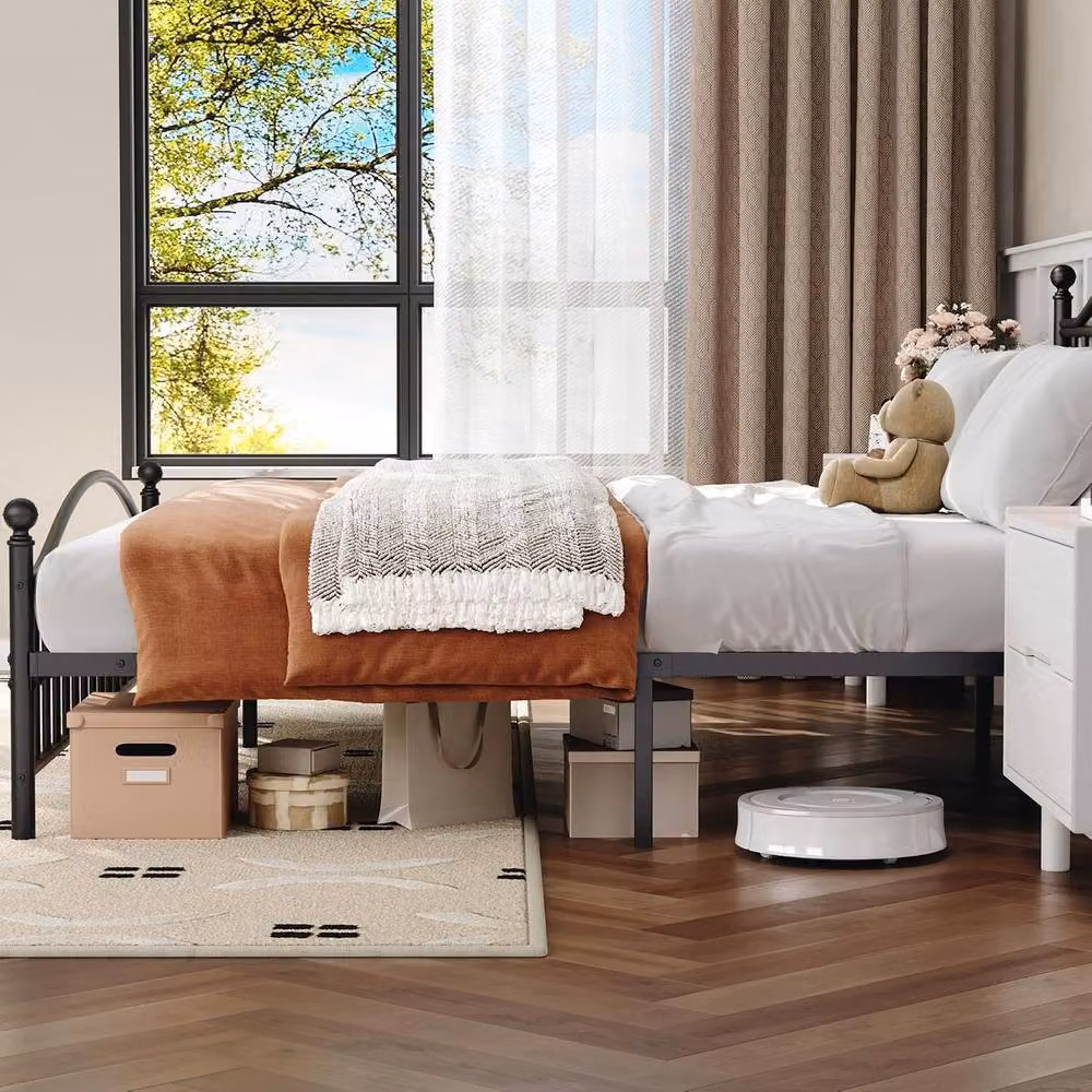 London Boutique Double Metal Bed Frame with Headboard and Footboard in Black, 140 x 200 cm – 4