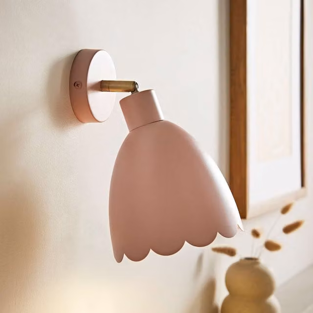 ValueLights Millie Pair of Rose Pink Scallop Adjustable Wall Lights with Bulbs – 1