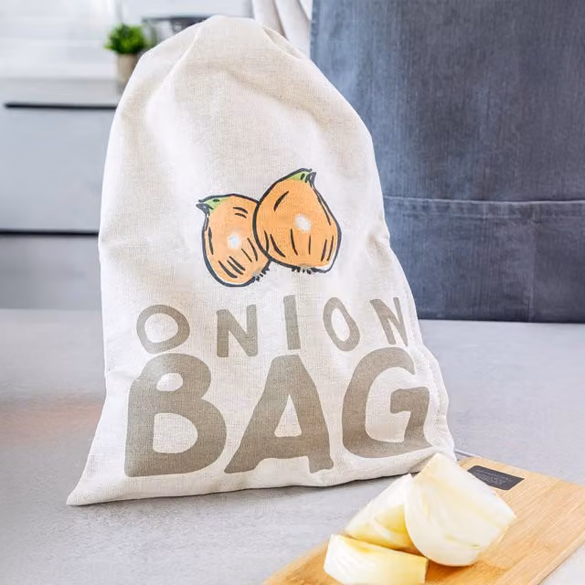 KitchenCraft Stay Fresh Onion Bag in Brown and Beige Fabric