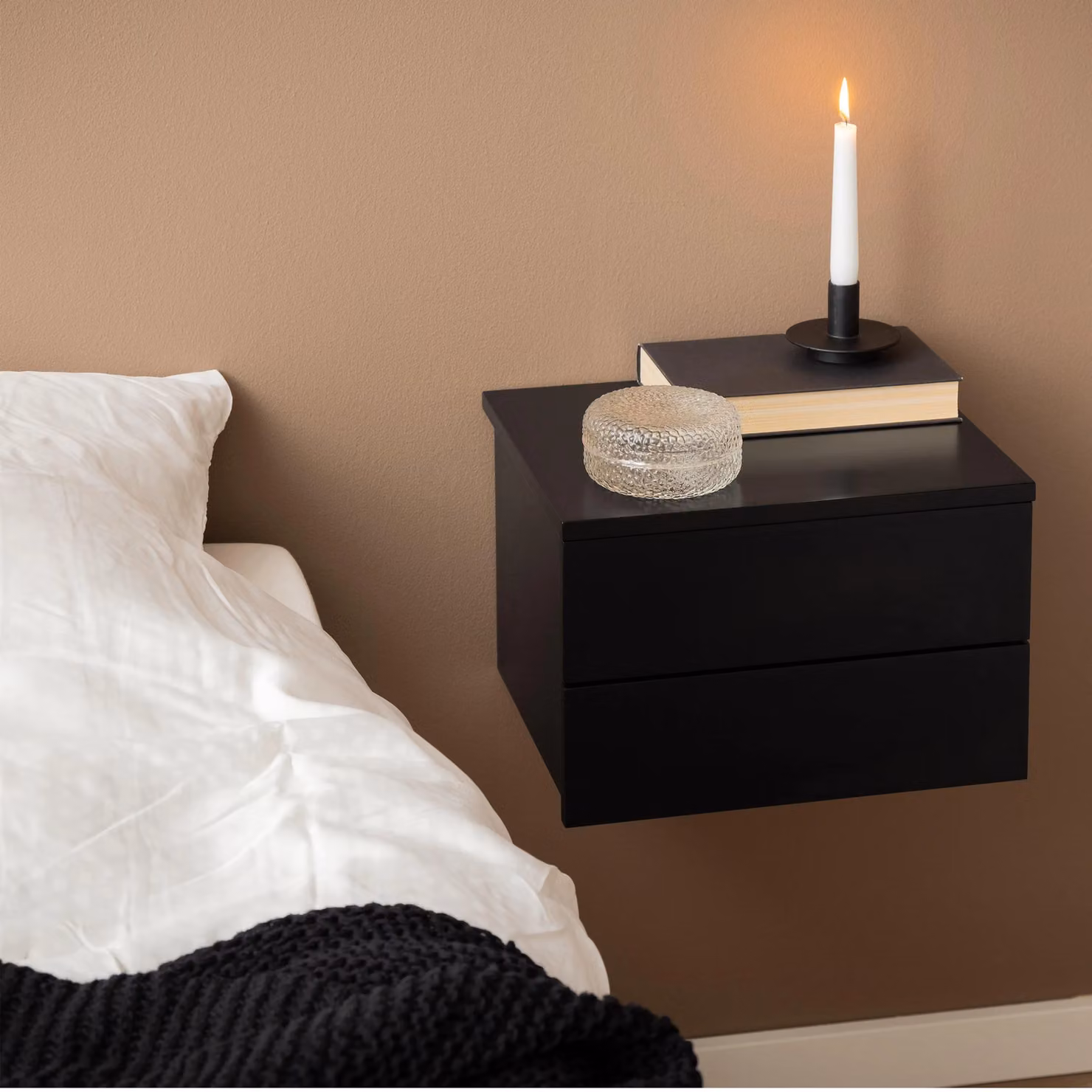 Furniture To Go Avignon Black Lacquered Wall Mounted Bedside Table – 4