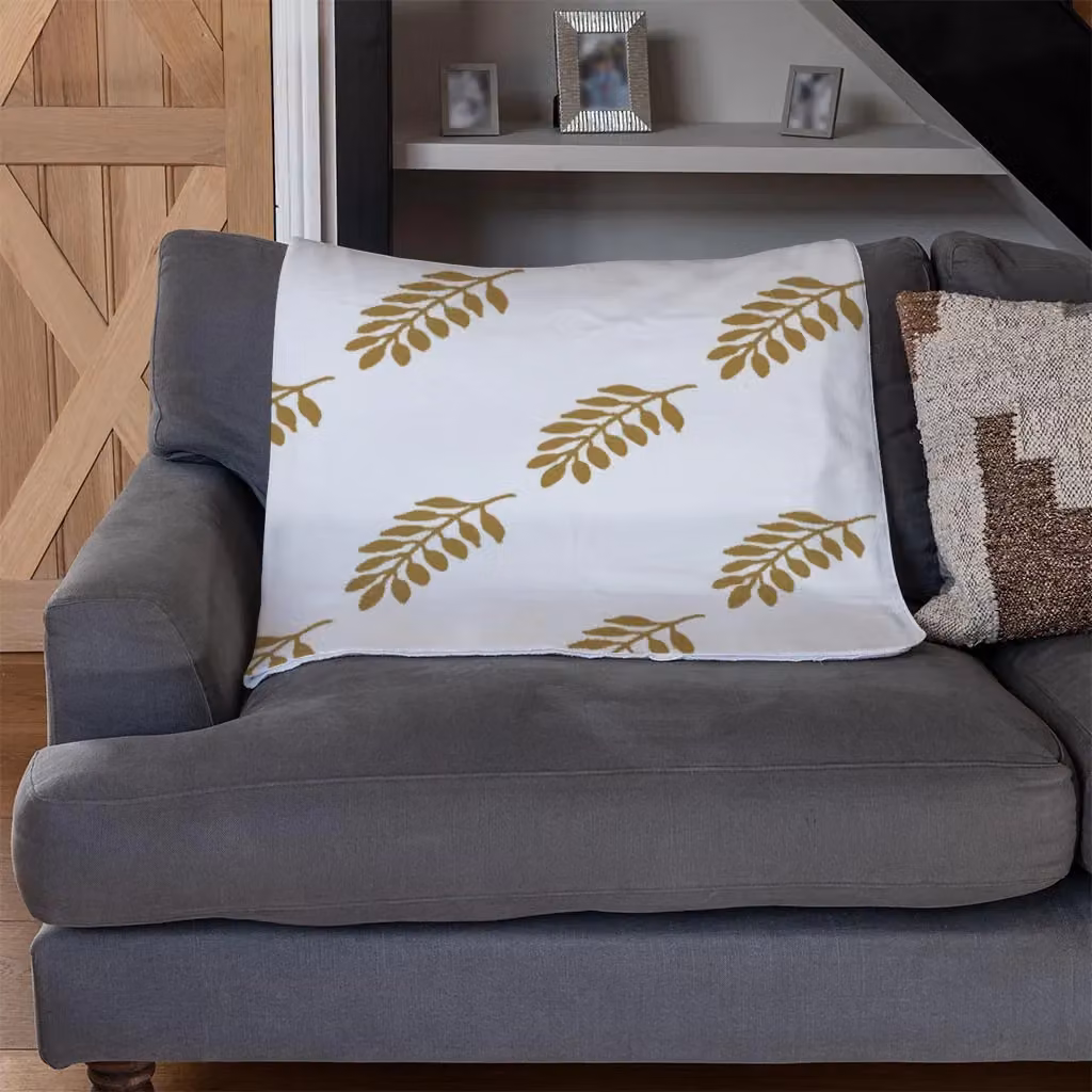 Benjamin Tate Design Gold Leaf Pattern Fleece Blanket in Gold, Beige and White, W/D/H: 120 x 150 cm – 3