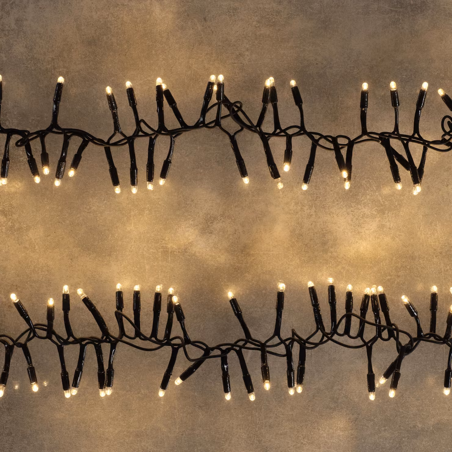 Plus Connect 1500 LED Warm White Connectable Cluster Lights with Black Cable, 30m