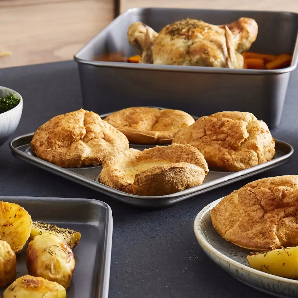 Morphy Richards Grey Non-Stick Carbon Steel Muffin Tray, W/D/H: 29.5 x 23.0 x 2.75 cm – 7
