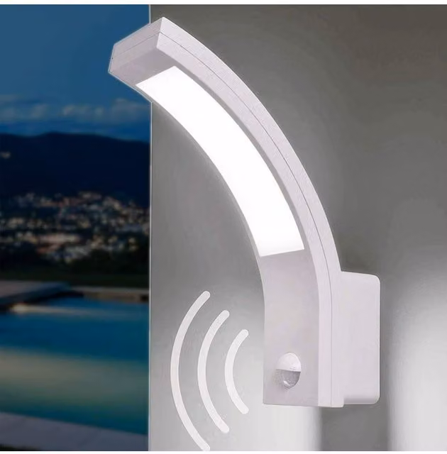 CGC Lighting White LED Outdoor Wall Light with Motion Sensor, 10W, 900lm, 4000K Cool White – 6