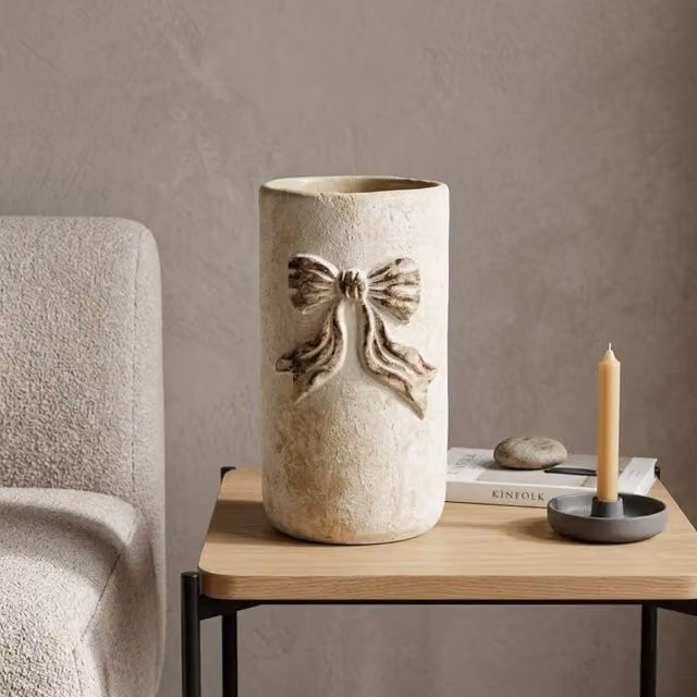 Garden Greatness Relica Bow Motif Decorative Ceramic Vase in Beige and White, H 25.5 cm x W 15.0 cm x D 14.0 cm