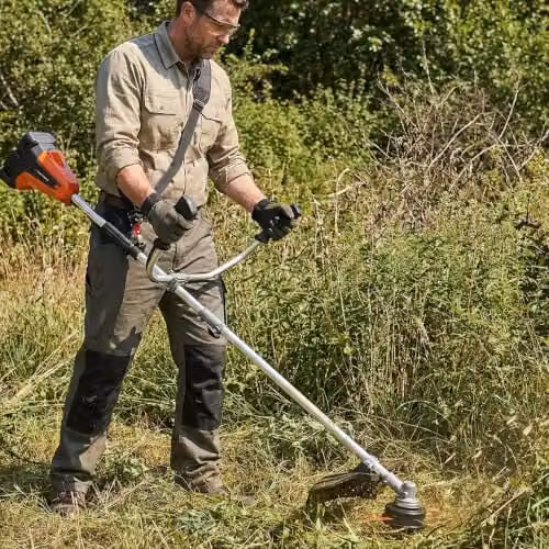 Yard Force 40V Cordless Brushless 2-in-1 Brush Cutter and Grass Trimmer with 3T Blade and Nylon Line Head, Orange – 3