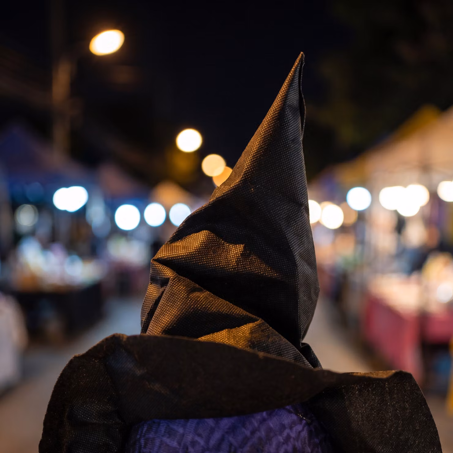 HOMCOM Multicolour Witches Holding Hands Halloween Decorations with Light-Up Heads for Indoor and Outdoor Use – 5