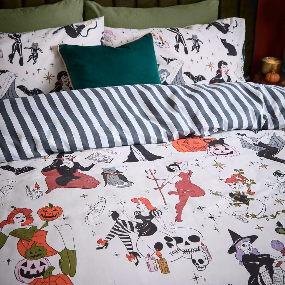 Furn Trick Or Treat Reversible Halloween Duvet Cover Set in White and Black, W: 200 cm x H: 200 cm – 2