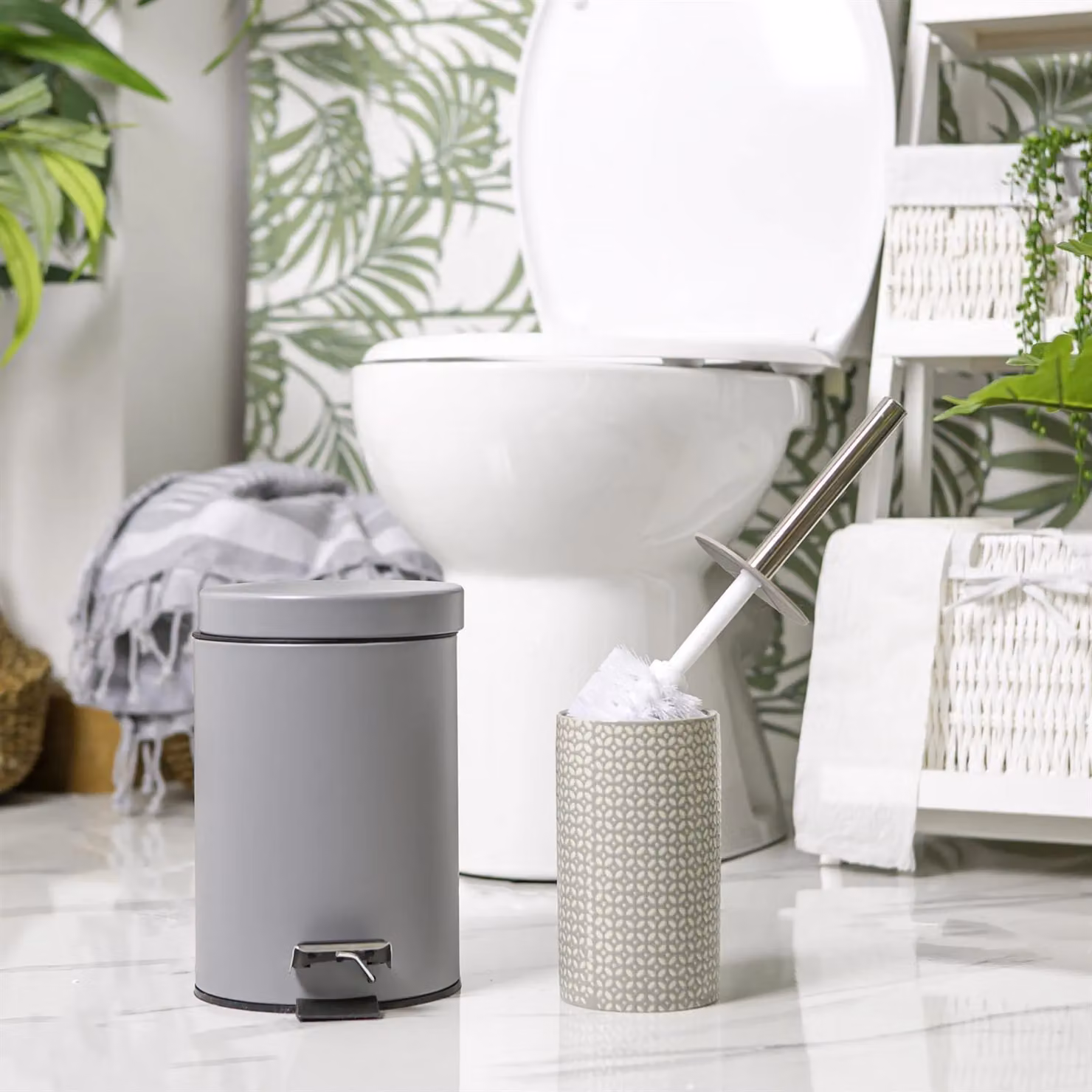 Harbour Housewares 3L Round Stainless Steel Pedal Bin with Removable Inner Bucket - Grey – 6