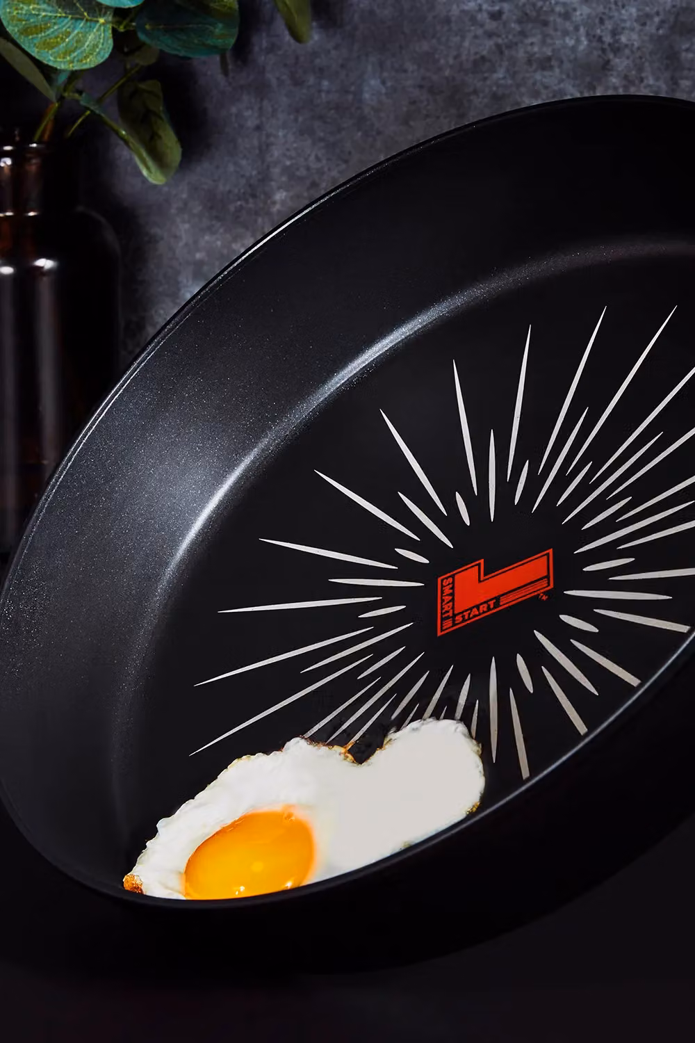 Tower SmartStart Forged Aluminium Non-Stick Frying Pan, Black, 32cm – 5