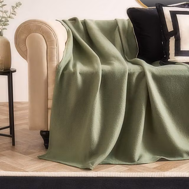 OHS Ultra Soft Polar Fleece Throw Blanket in Green, W/D/H: 120 x 150 cm – 1