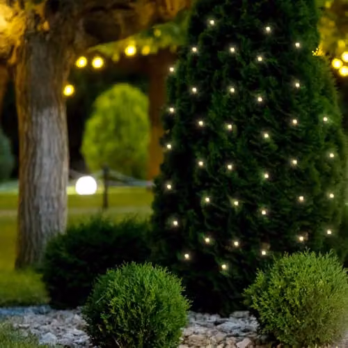 GardenKraft 15650 Net Style Battery Operated LED Fairy Lights with 100 Warm White LEDs, 8 Light Modes and Timer Functionality for Indoor or Outdoor Use – 2