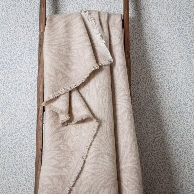 Morris & Co. Marigold Jacquard Mohair Throw in Beige, W/D/H: 130 x 170 cm